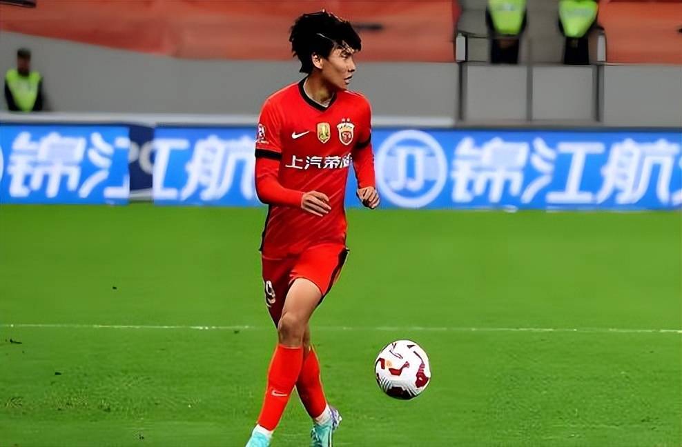 意外！李新翔在4月9日得到德甲劲旅霍芬海姆600万欧元报价，却被辟谣